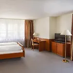 Invite Loewen 4*