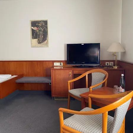 Invite Loewen Hotel 4*