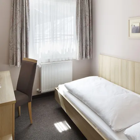 Invite Loewen Hotel 4*