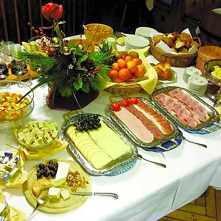 Invite Loewen Hotel