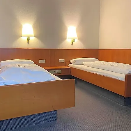 Invite Loewen Hotel 4*